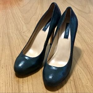 Ann Taylor Faux Croc Black Pumps